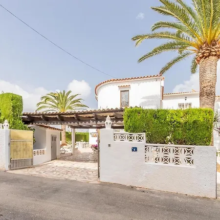 90m2, Airco 2, Pool 5x10, Sandy 200m, Wifi, Carport For 2 Cars. Dénia