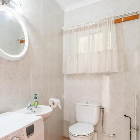 90m2, Airco 2, Pool 5x10, Sandy 200m, Wifi, Carport For 2 Cars. Dénia