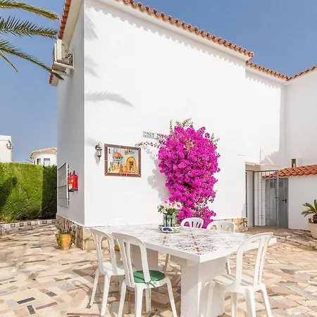 90m2, Airco 2, Pool 5x10, Sandy 200m, Wifi, Carport For 2 Cars. Ferienhaus