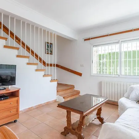 90m2, Airco 2, Pool 5x10, Sandy 200m, Wifi, Carport For 2 Cars. Dénia