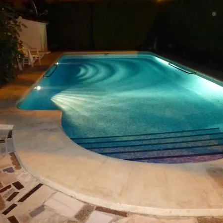90m2, Airco 2, Pool 5x10, Sandy 200m, Wifi, Carport For 2 Cars. * Dénia