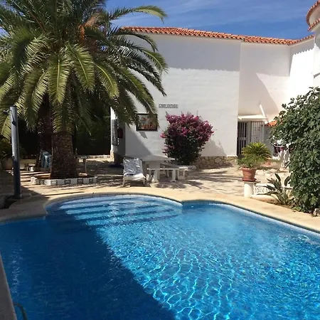 90m2, Airco 2, Pool 5x10, Sandy 200m, Wifi, Carport For 2 Cars. Ferienhaus