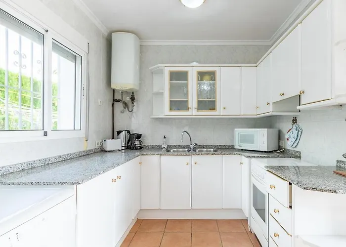Dom wakacyjny Spacious Family With Airco, Private 5x10m Pool, Sandy 300m, Free Wifi *