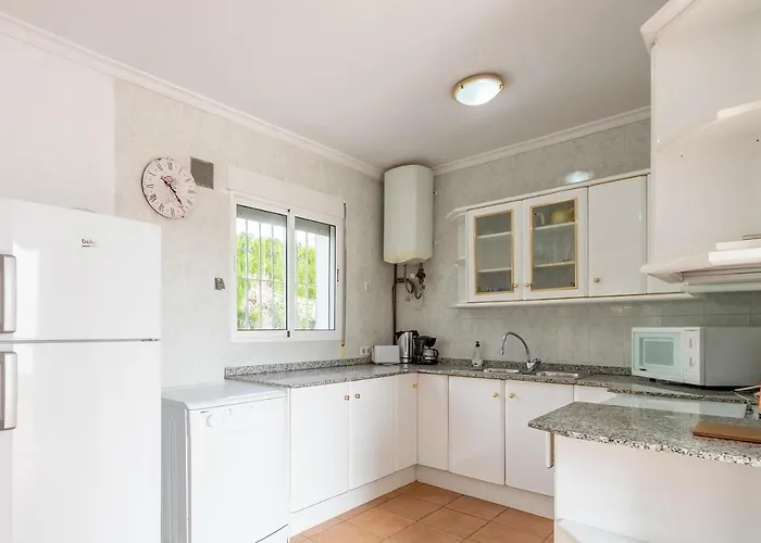 Dom wakacyjny Spacious Family With Airco, Private 5x10m Pool, Sandy 300m, Free Wifi *