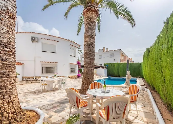 Dom wakacyjny Spacious Family With Airco, Private 5x10m Pool, Sandy 300m, Free Wifi *